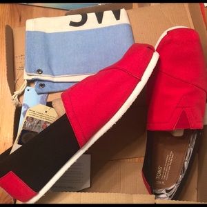 Men’s size 11.5 Toms shoes
